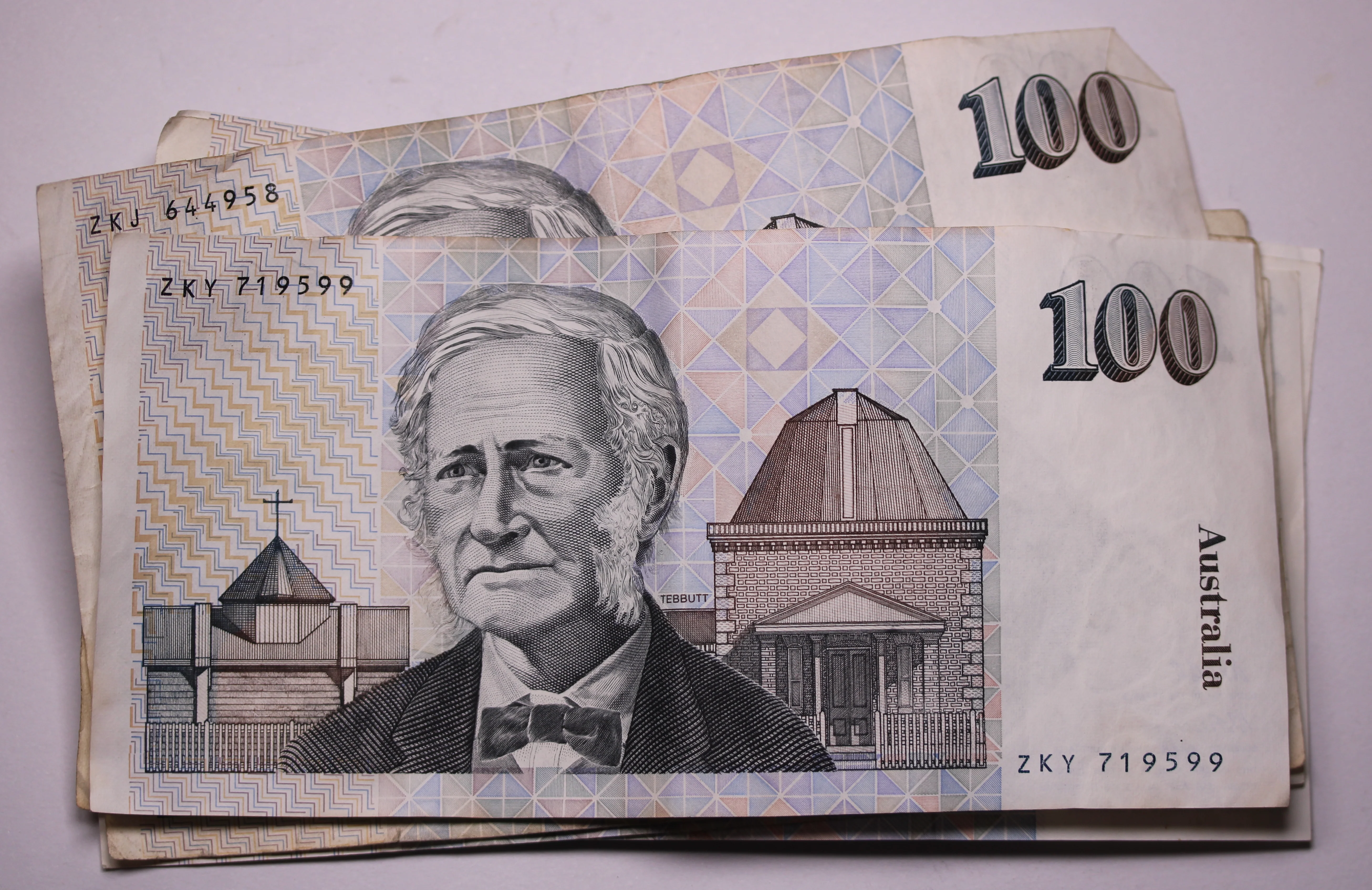 Australian $100 Paper Banknote Circulated