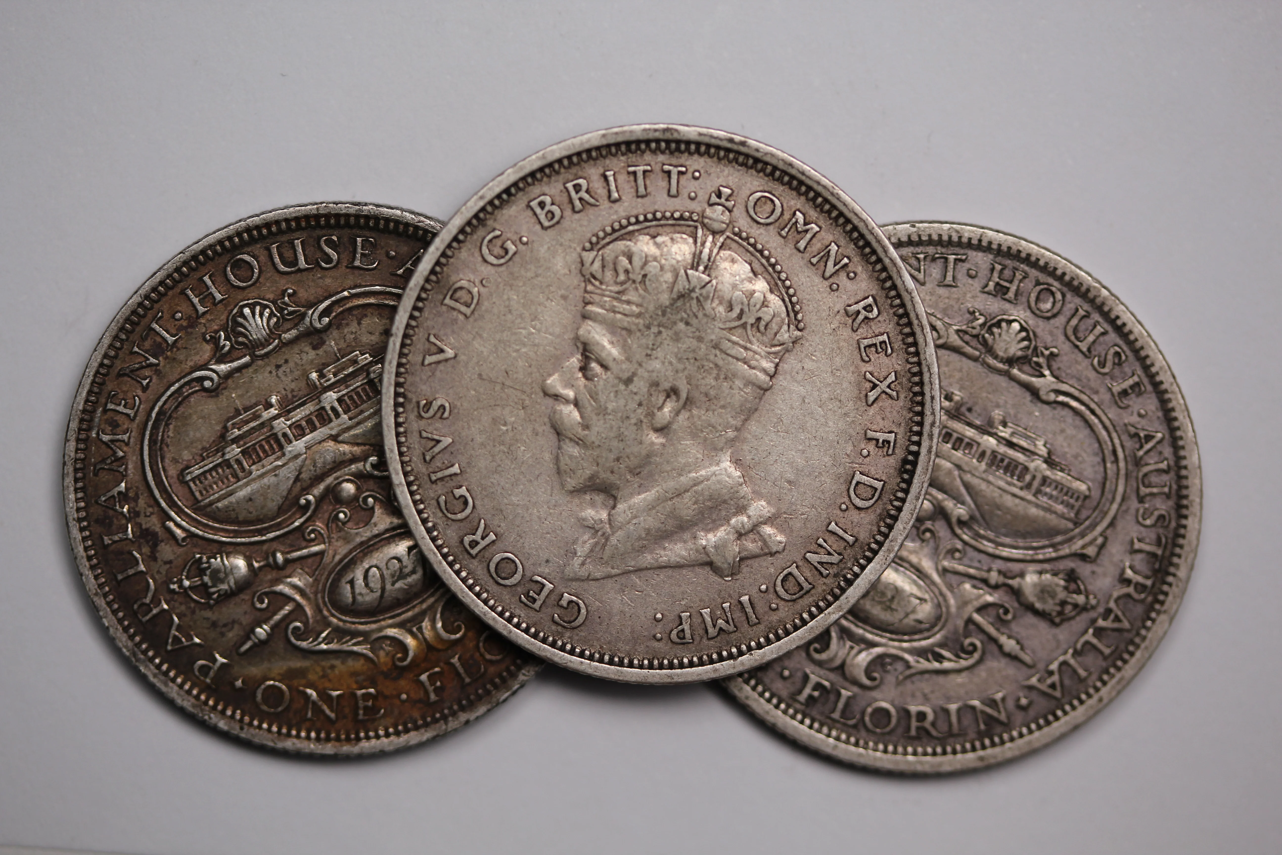 1927 Parliament House Canberra Florin Circulated - Image 2