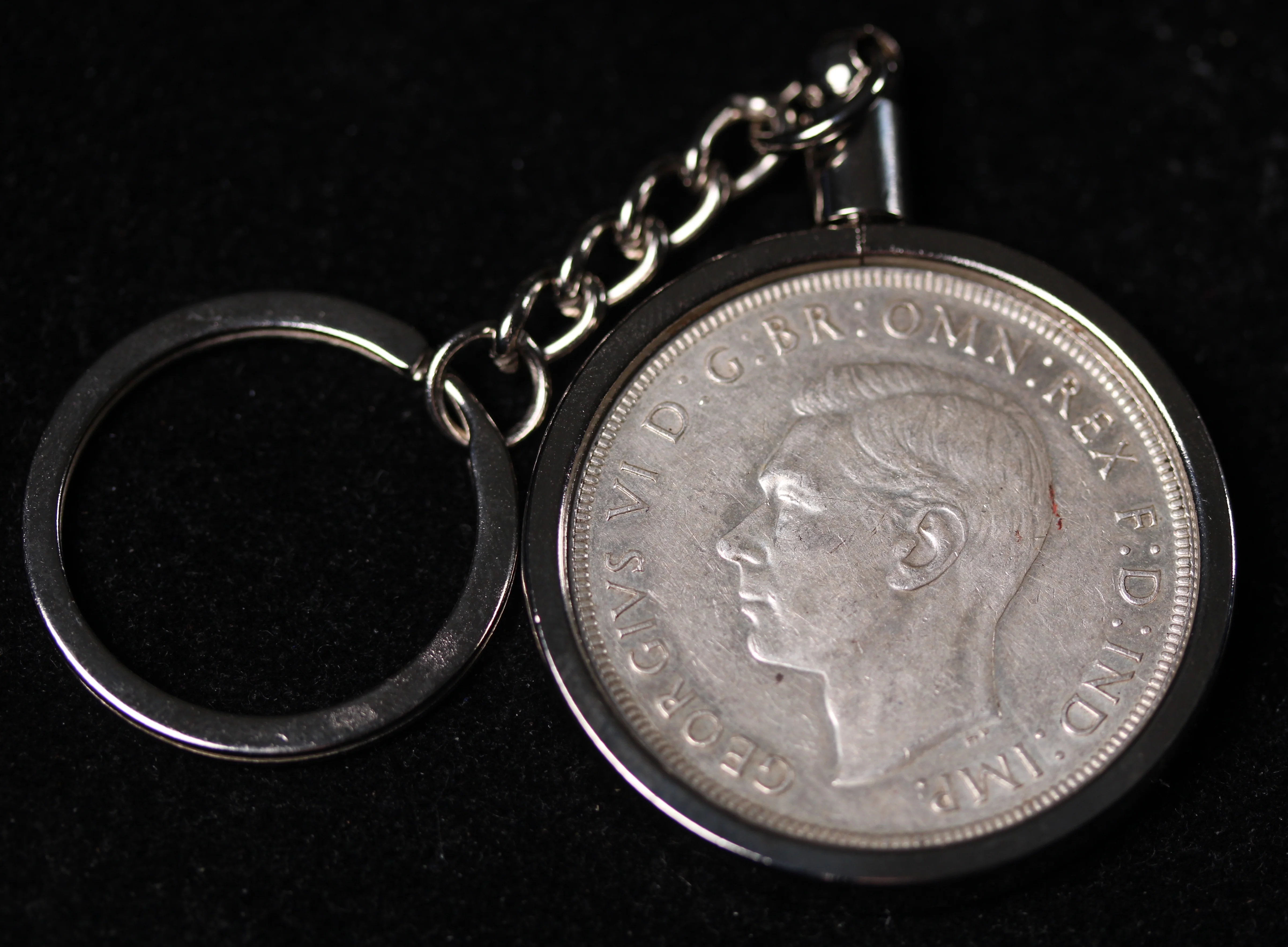 1937 Silver Australian Crown Coin in Keyring - Image 2