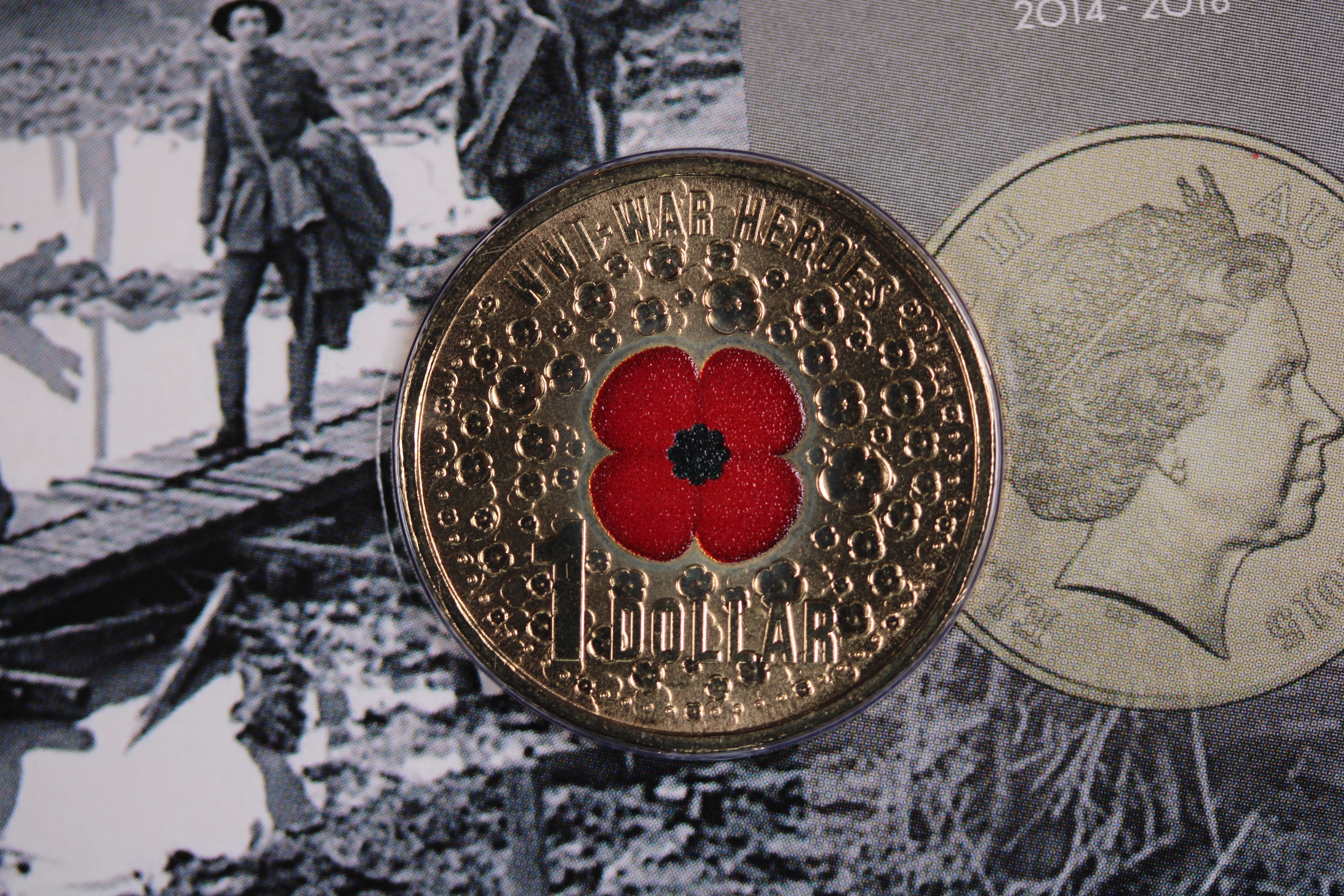 2015 Australia $1 WWI War Heroes-Red Poppy in Card - Image 2