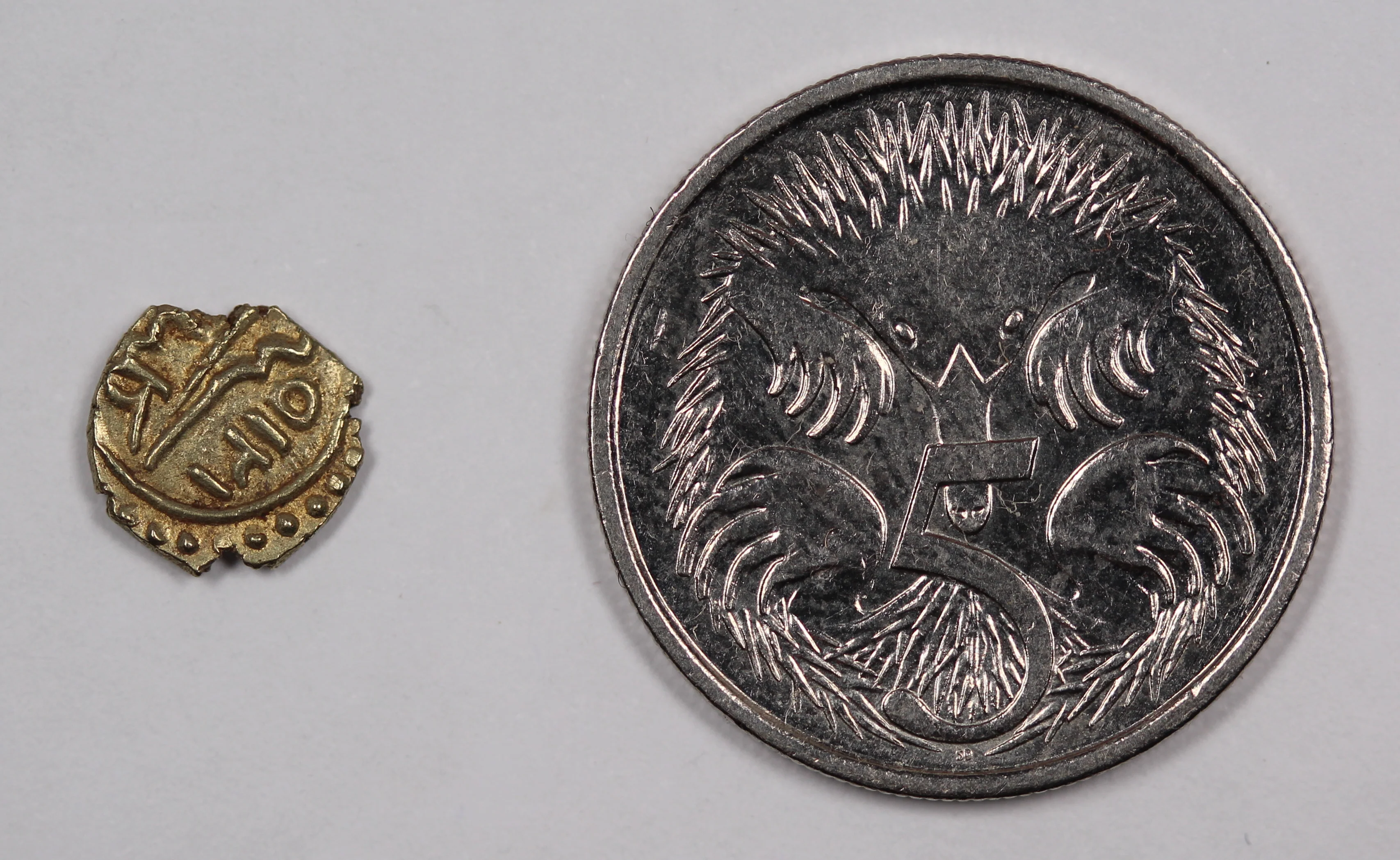 India 1750-1799 Mysore Gold Fanam - Image 3