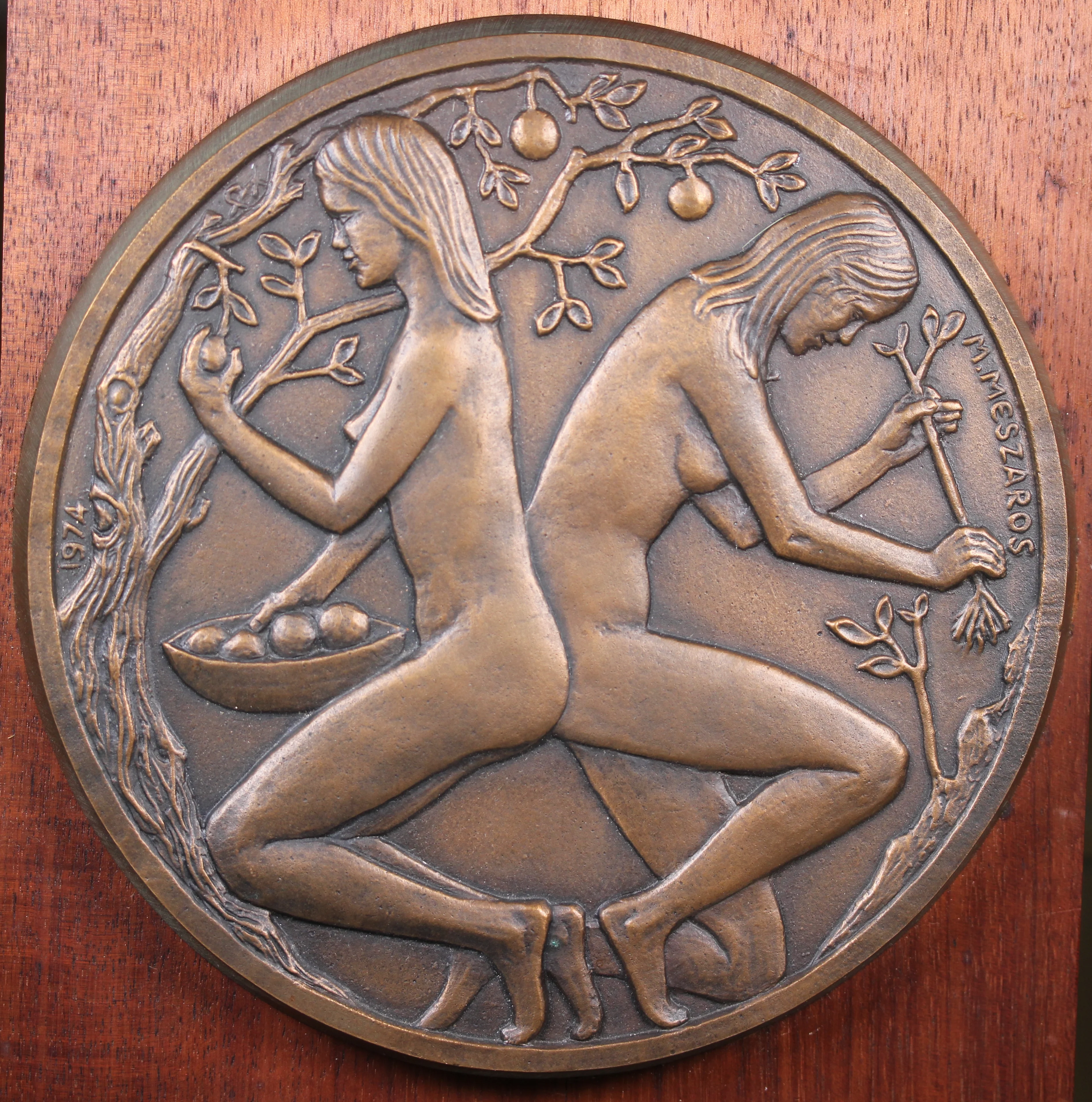 Michael Meszaros 1974 Uniface Bronze Medal (185mm) Apple Picking - Image 2