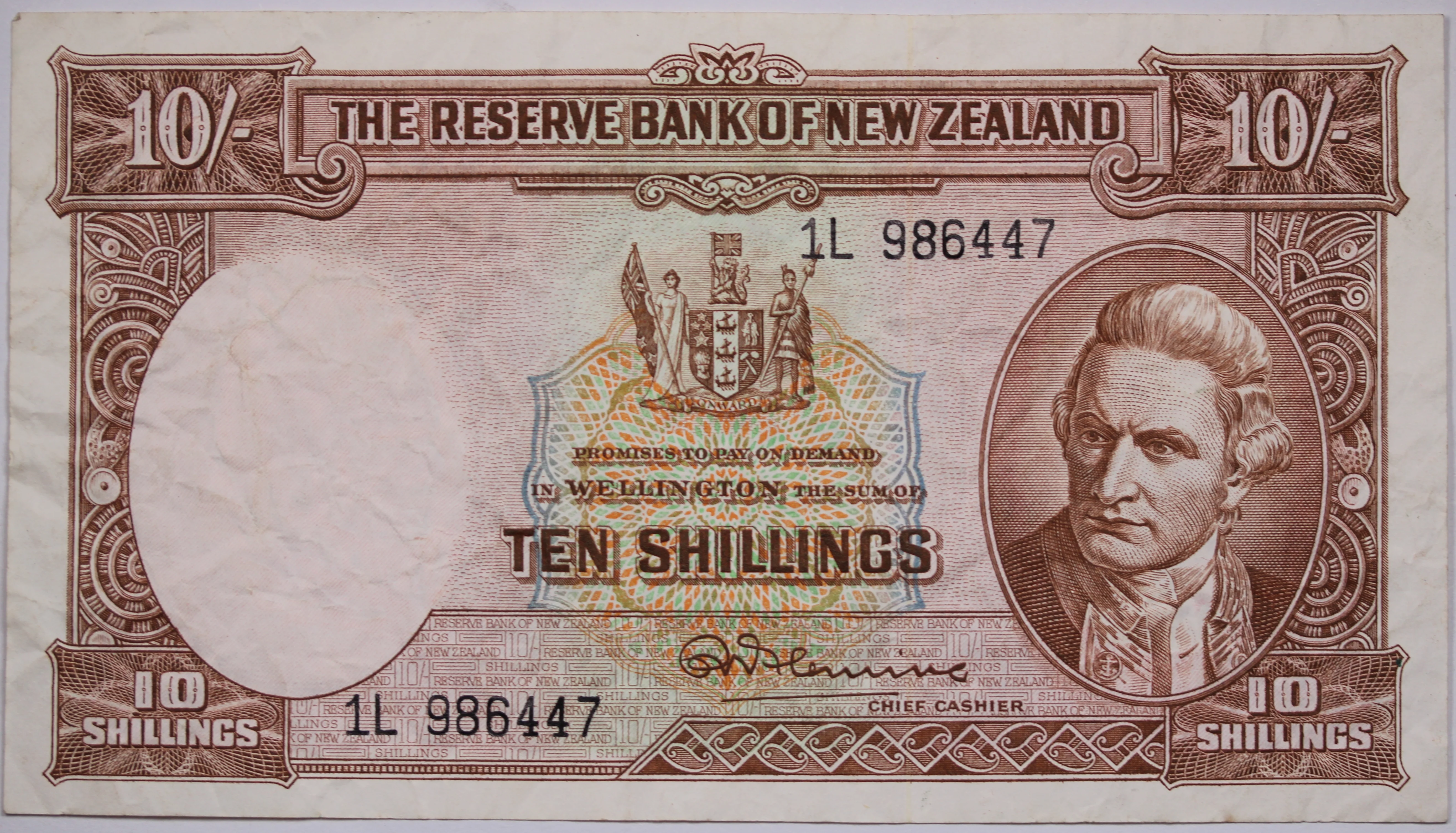 New Zealand 10 Shilling, One Pound and Five Pound Trio of Notes VF - Image 6
