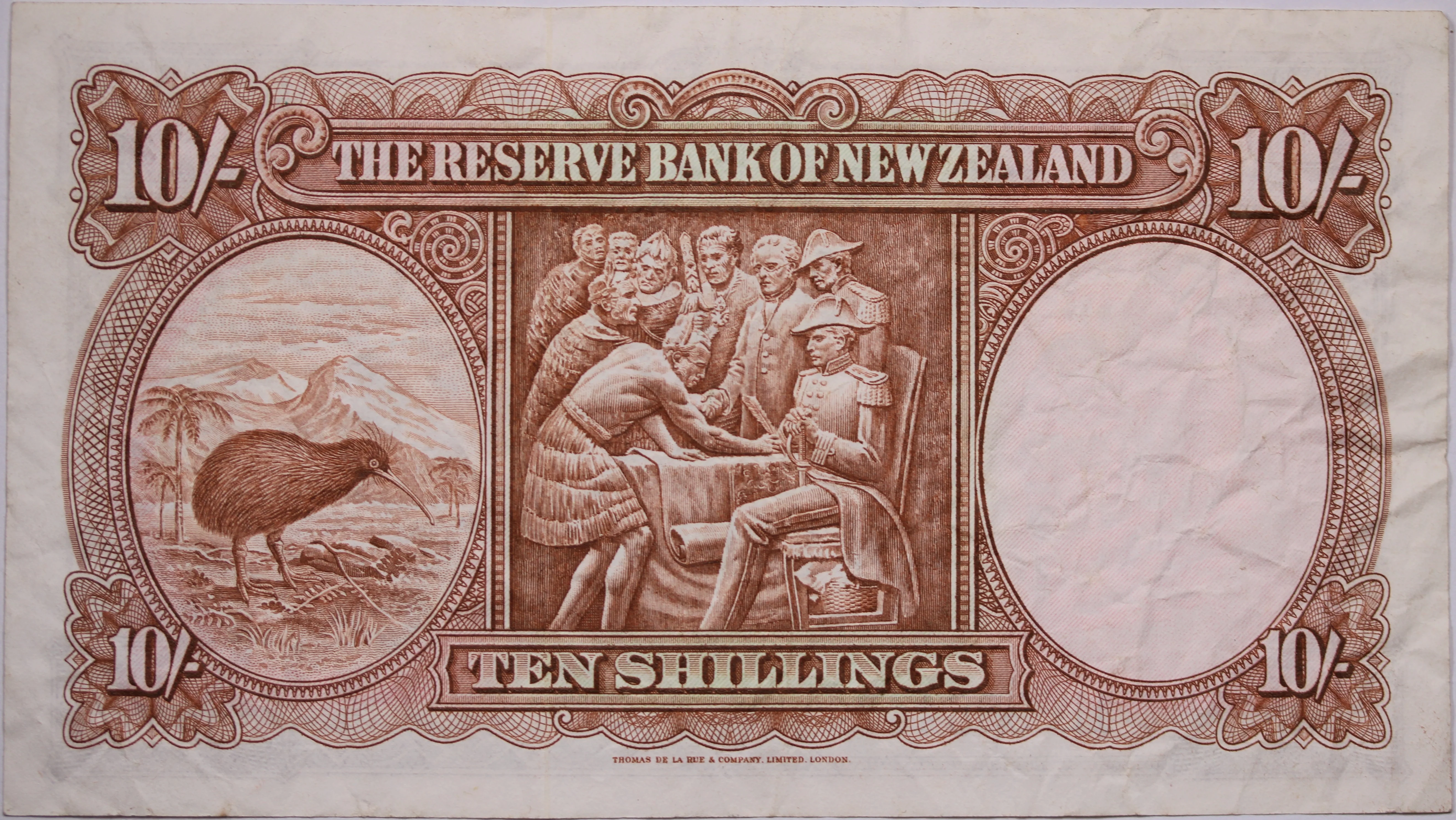 New Zealand 10 Shilling, One Pound and Five Pound Trio of Notes VF - Image 7