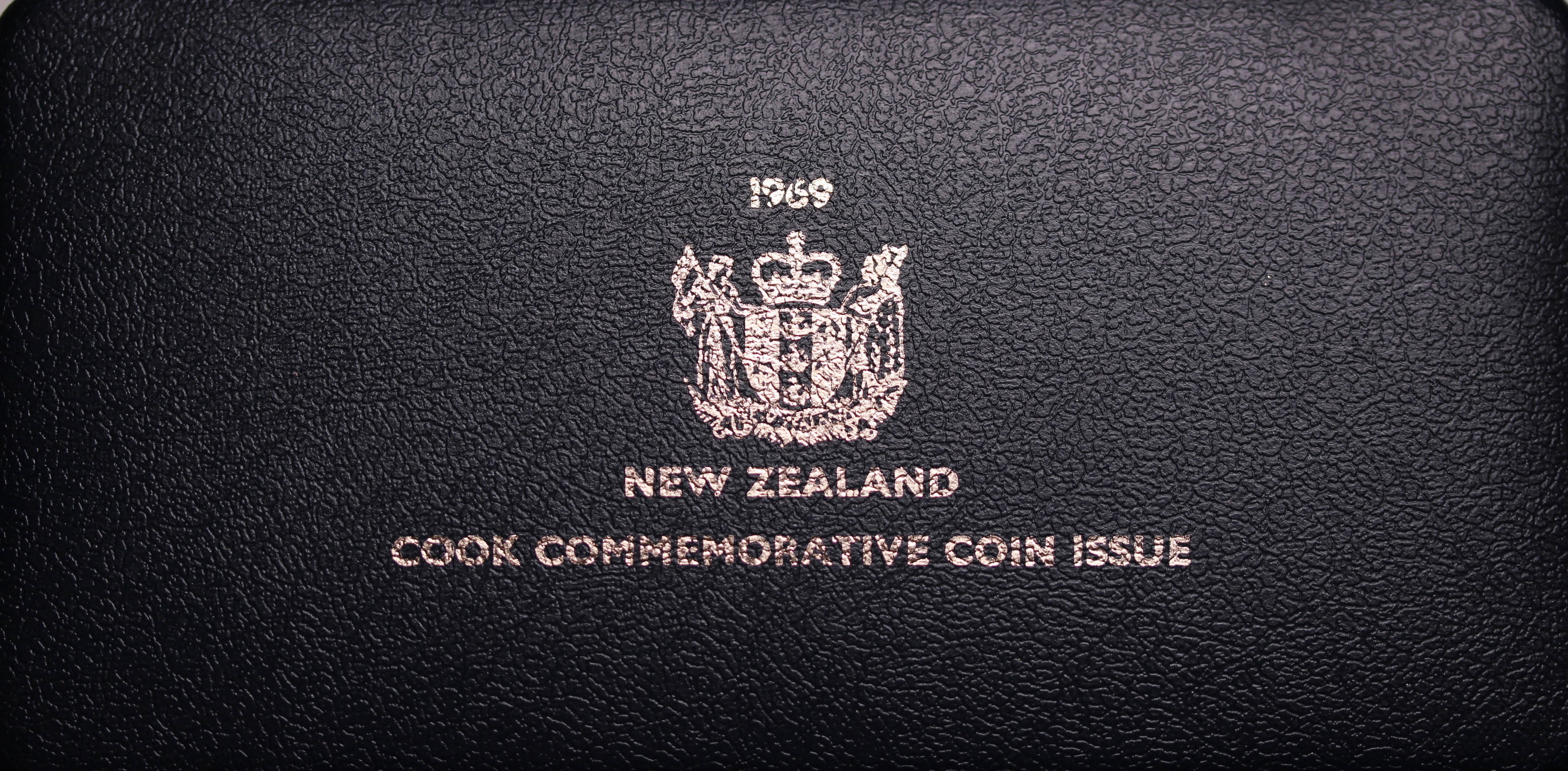 New Zealand 1969 Proof Set Captain Cook Commemorative Issue - Image 2